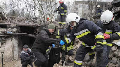 Mariupol: Russian shelling traps residents of Mariupol - Times of India