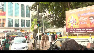 Mumbai: 4 workers of Raj Thackeray-led MNS held for playing 'Hanuman Chalisa' on loudspeaker outside Shiv Sena Bhavan