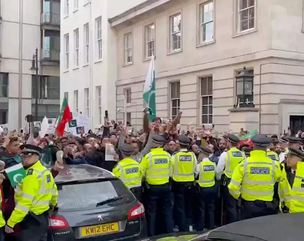 
London: Supporters of Imran Khan hold protest near Nawaz Sharif's residence

