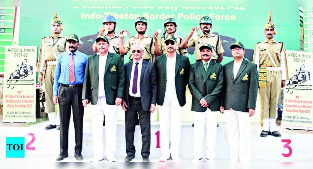 Itbp: Itbp Lifts Mounted Police Trophy In Championship | Chandigarh ...