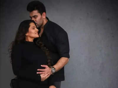 Kratika Sengar and Nikitin Dheer twin in black for maternity photoshoot; celebs shower love