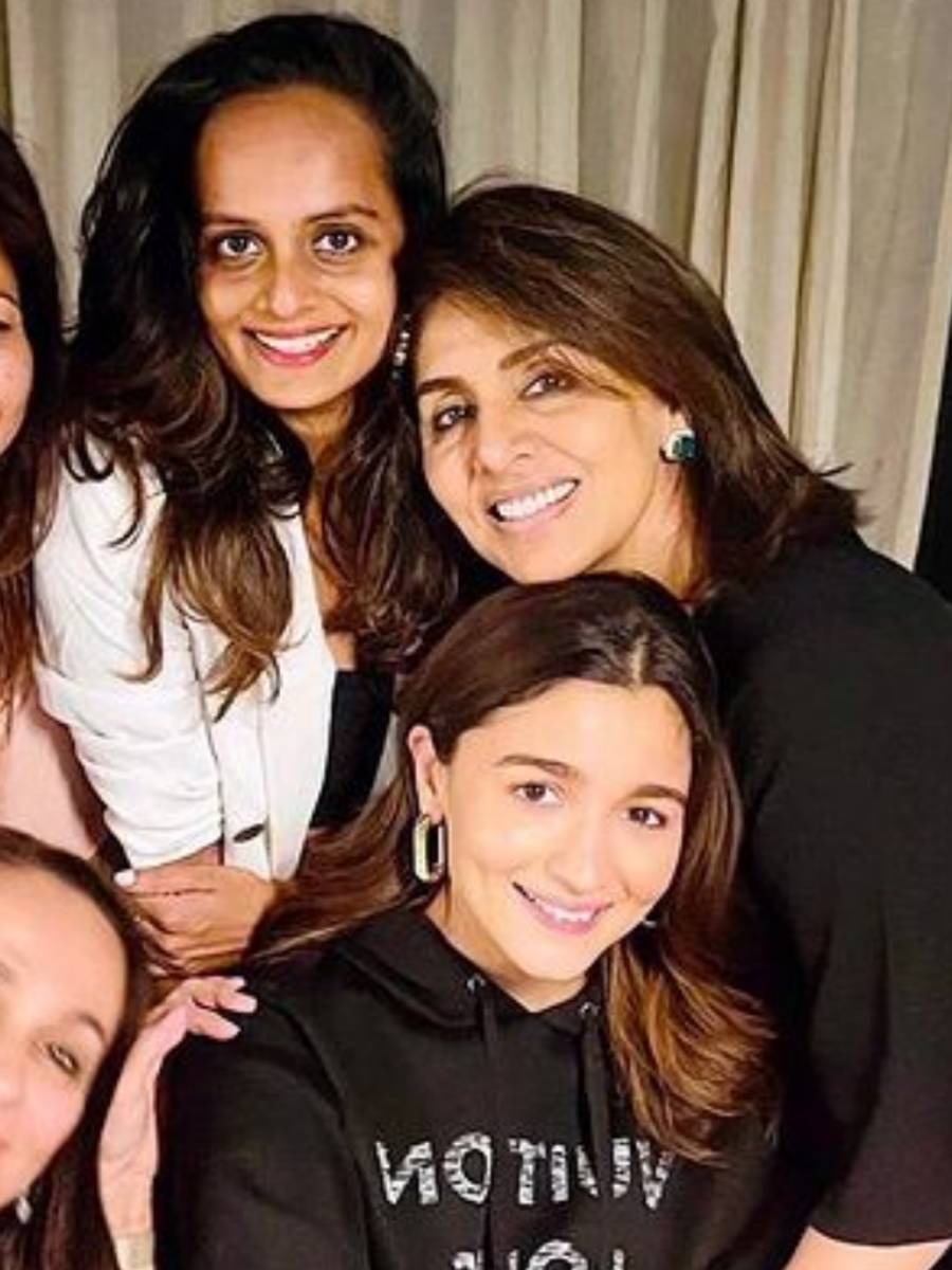 Alia Bhatt’s sweetest photos with Neetu Kapoor | Zoom TV