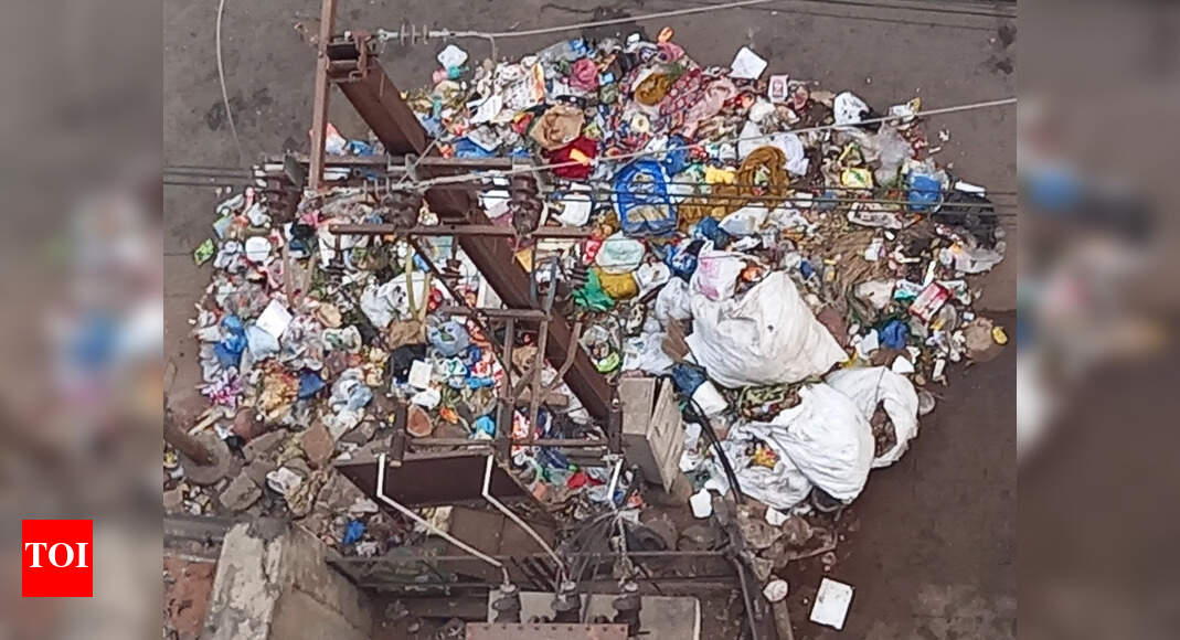 Garbage at New Bhoiguda - Times of India