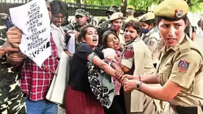 Delhi Police probe if JNU ruckus was ‘planned’