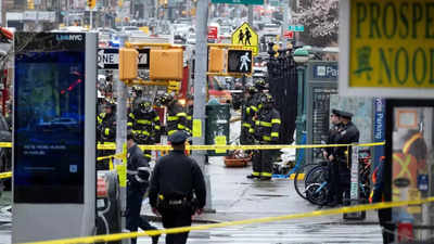 Police Hunt Gunman Who Wounded 10 In Brooklyn Subway Attack - Times Of ...