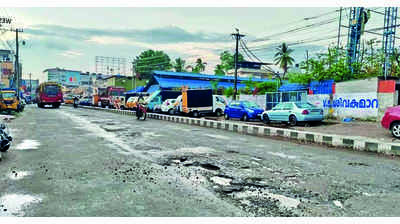 Smart road work drags on; Chalai vendors and shoppers in misery
