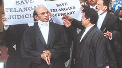 Don’t import judges from AP: Telangana lawyers