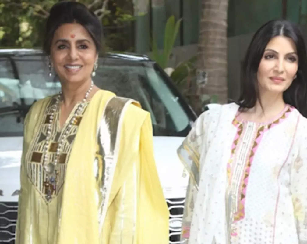 
Ranbir Kapoor-Alia Bhatt’s wedding day: Ladkewale Neetu Kapoor, Riddhima Kapoor Sahni are all smiles for paparazzi
