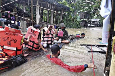 Death toll from Philippines landslides, floods hits 117