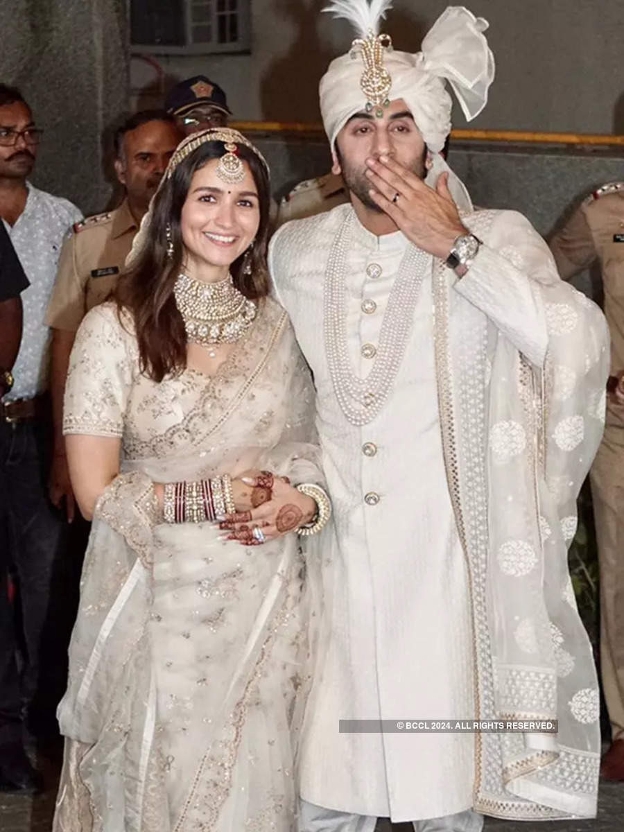 Top 10 pictures of newlyweds Alia Bhatt and Ranbir Kapoor | TOIPhotogallery