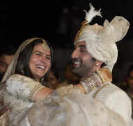 A Surat-based jeweller sent Alia Bhatt and Ranbir Kapoor a real gold bouquet on their wedding