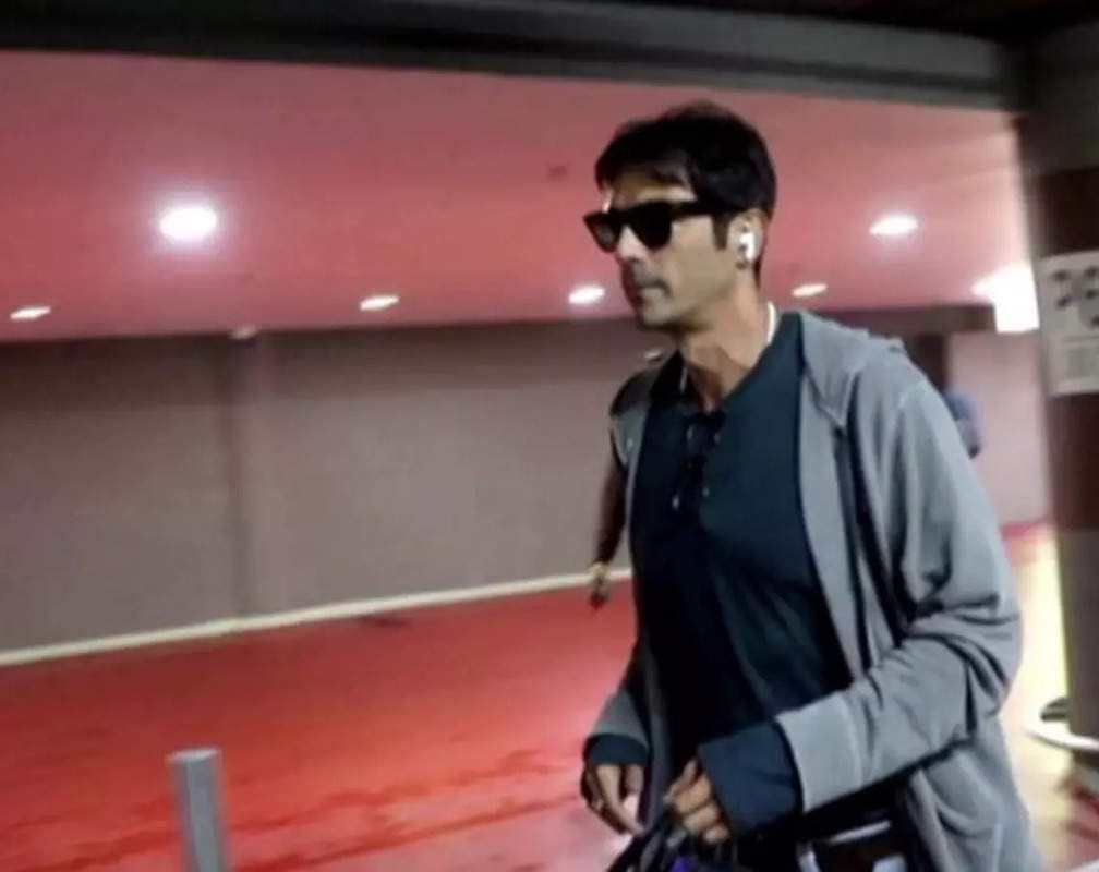 
Arjun Rampal opts casual attire for airport
