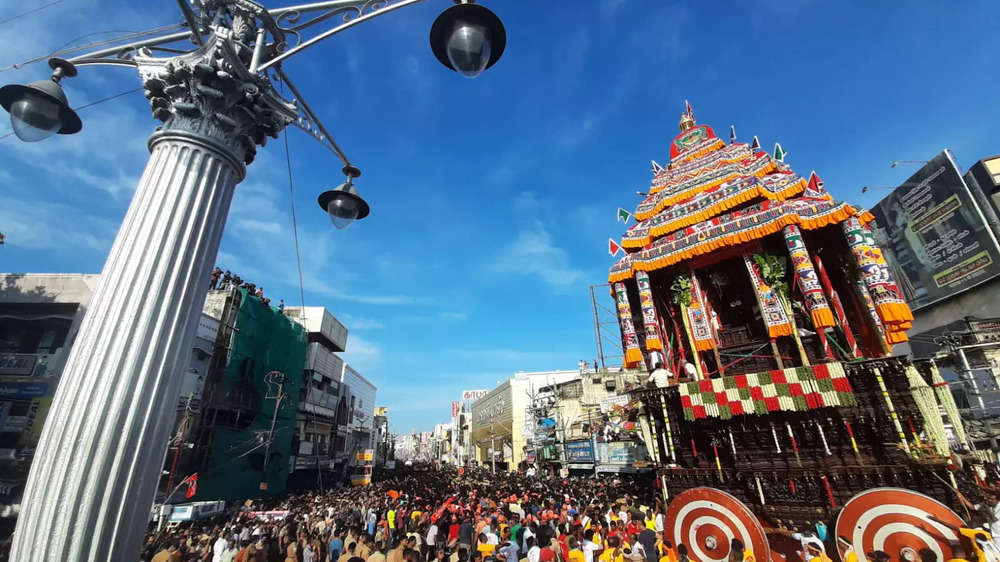 Devotees participate in car festival of Madurai temple