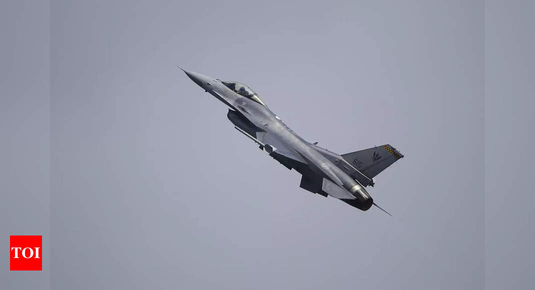 România suspendă zborurile militare MIG-21 pentru a accelera achiziția de F-16