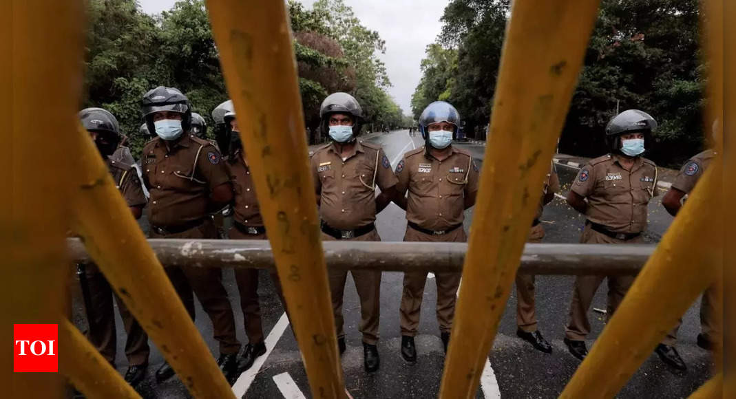 La police sri-lankaise retire des camions du site de protestation anti-gouvernemental ;  éventuelle répression évitée
