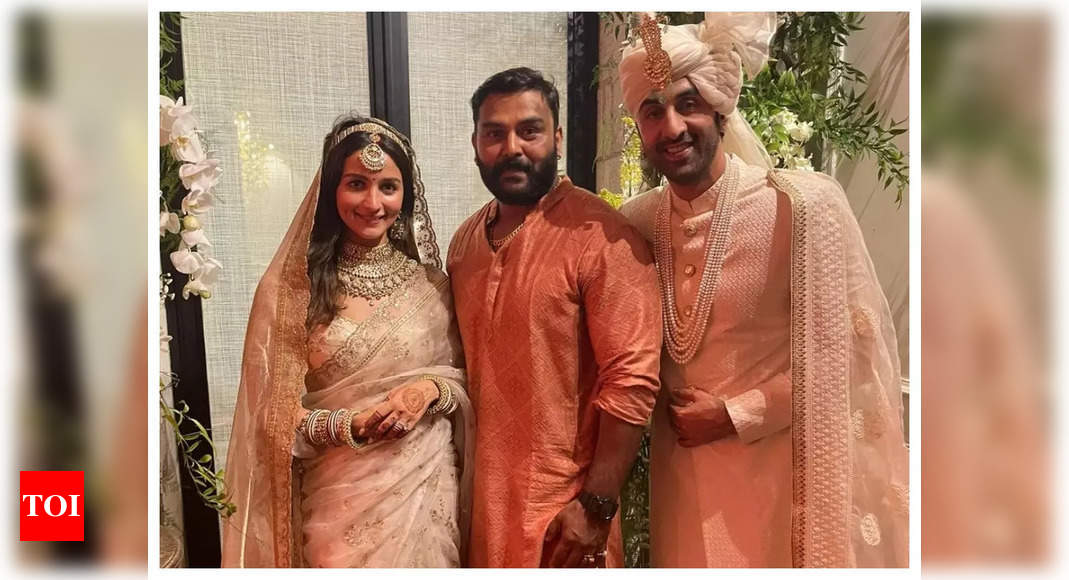 Alia Bhatt’s driver reveals he got emotional seeing Alia Bhatt turn into a bride; says he will always be there for her – Times of India
