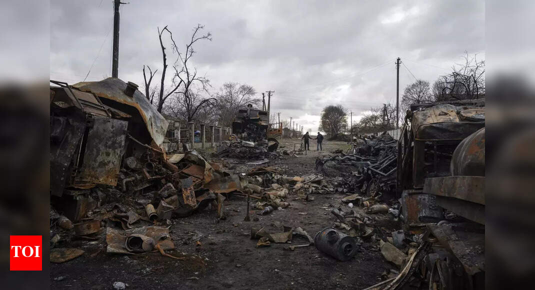 Live: Zelenskyy awards medals to soldiers