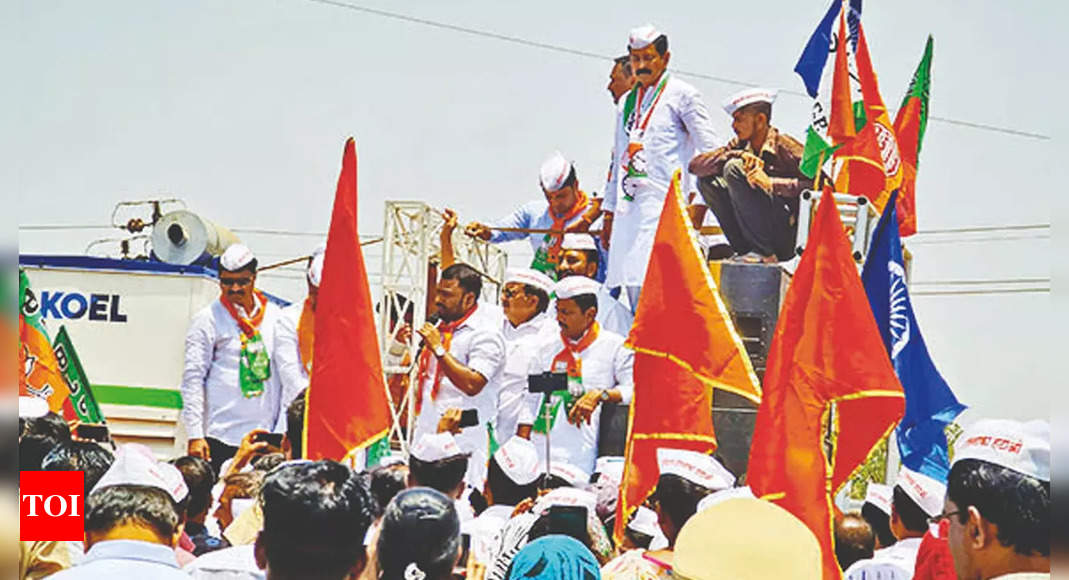 anti-toll-protest-holds-up-traffic-on-highway-pune-news-times-of-india