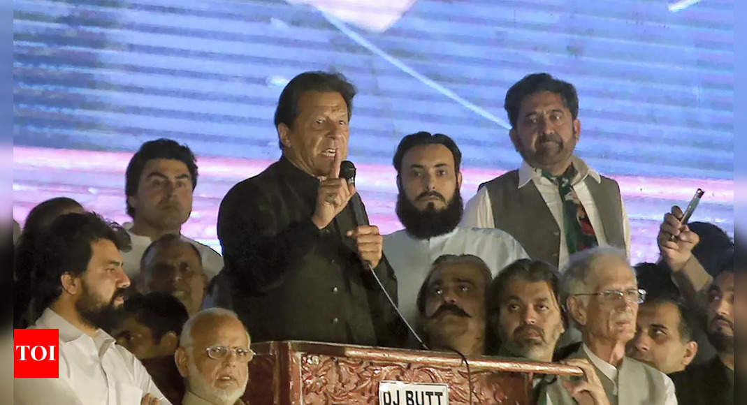 Khan: Percakapan yang mengguncang pemerintahan yang dipimpin Imran Khan terjadi saat makan siang perpisahan utusan AS Pak: lapor