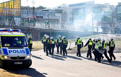 Riots in Sweden against far-right group leave 3 injured