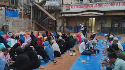 Mumbai: Memon's organise iftar for women shopping for Ramzan and Eid