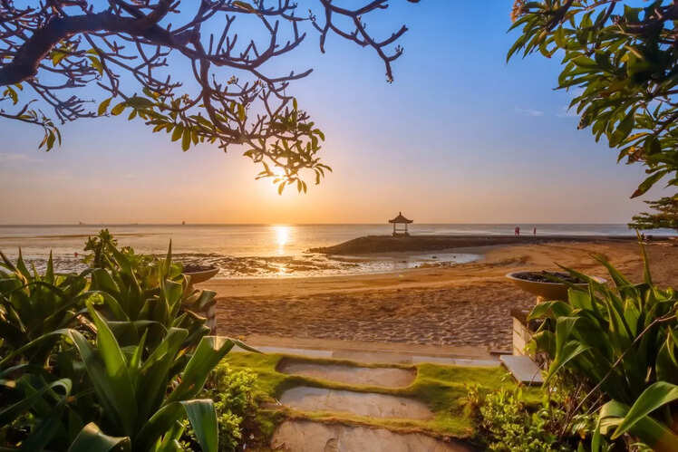 ​Day 1: Explore Nusa Dua and Uluwatu