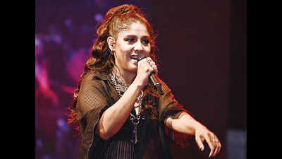 Sunidhi Chauhan enthralls students with her performance