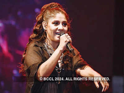 Sunidhi Chauhan enthralls students with her performance
