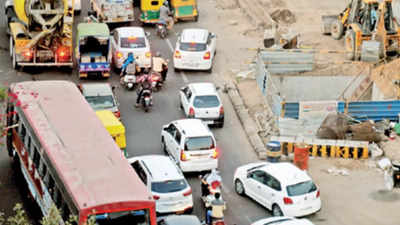 Varying road widths add to traffic woes in Ahmedabad