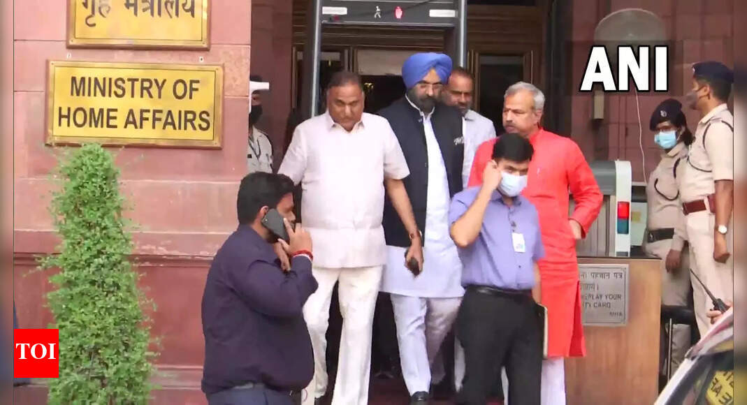 Live: Bulldozers begin anti-encroachment drive in violence-hit Jahangirpuri