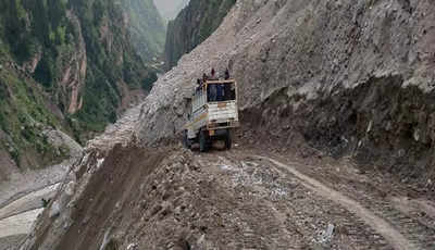 Govt to spend 31, 000 crore, build 64 border roads and 103 bridges ...