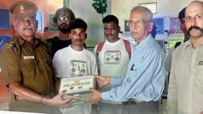 Tamil Nadu: Anti-venom serum kit distributed in villages near Vedanthangal