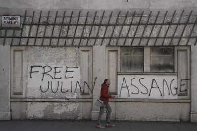 Australia says will not challenge Julian Assange extradition