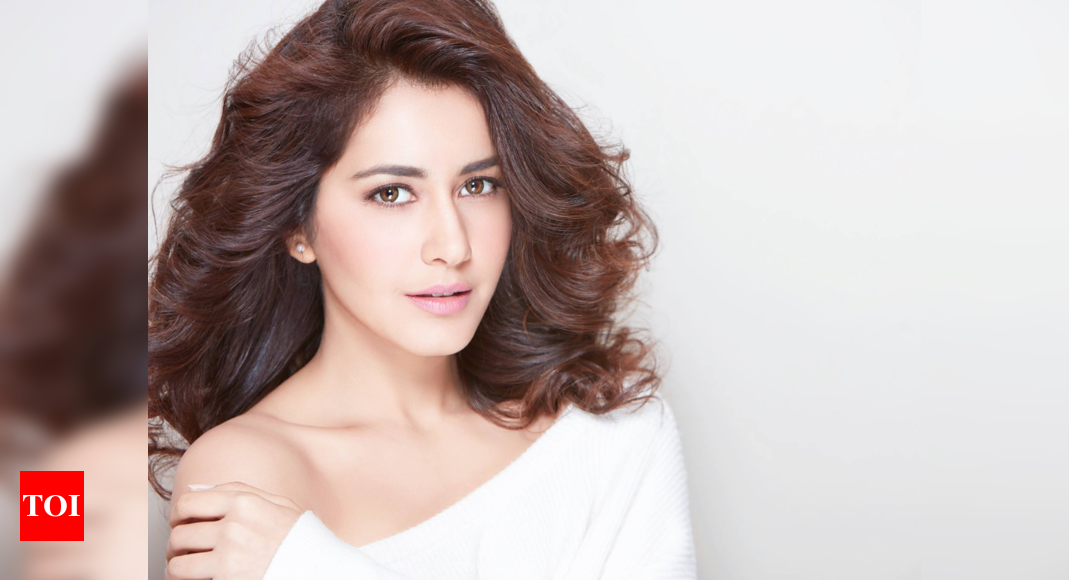 Raashi Khanna dazzles in a pink gown as she shoots for a song of her ...