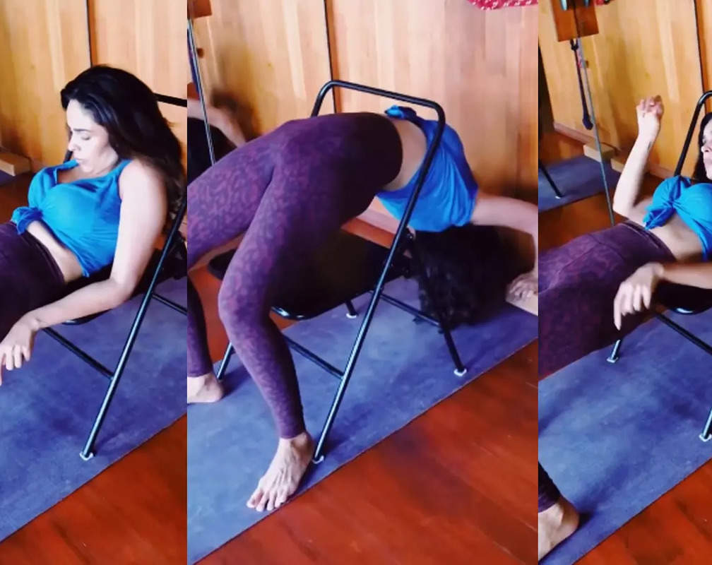 
Mallika Sherawat tries this difficult yoga asana with the help of a chair, fan writes 'Yoga se hi hoga'
