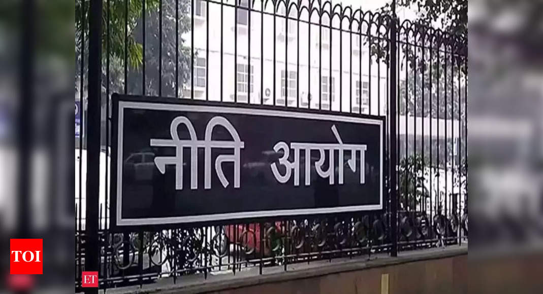 Niti Aayog unveils draft battery swapping policy, backs fiscal incentives and interoperability – Times of India