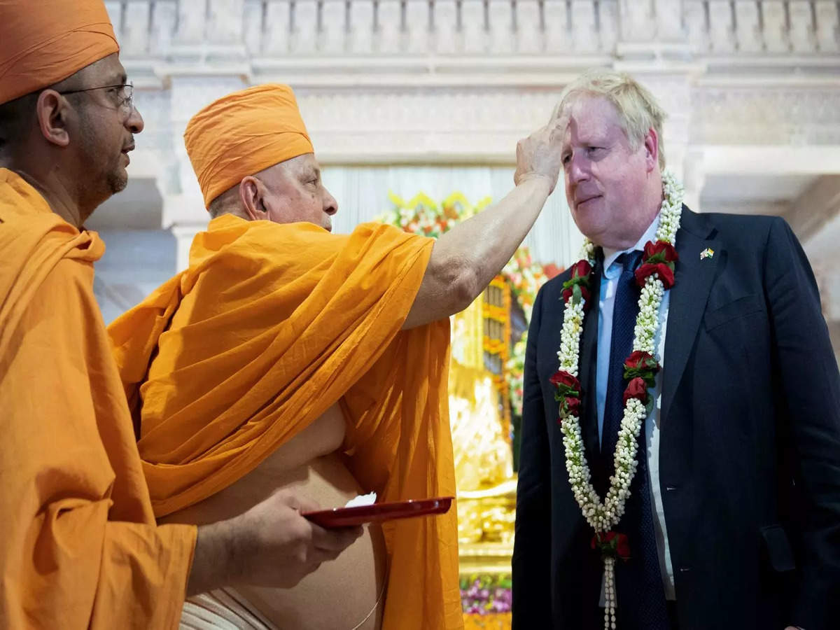 johnson: From Sabarmati Ashram to JCB factory: Johnson's Day 1 in India, first British PM to visit Gujarat | India News - Times of India