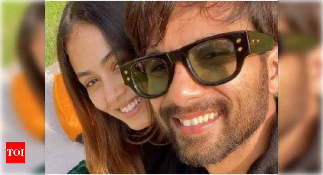 Mira Kapoor cheers for hubby Shahid Kapoor as his ‘Jersey’ nears its end; He drops a mushy reply – Times of India