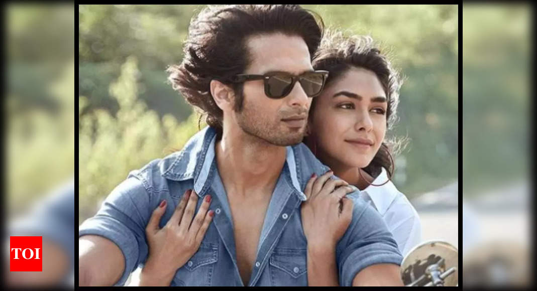 Shahid Kapoor-Mrunal Thakur starrer ‘Jersey’ leaked online hours after its theatrical release – Times of India