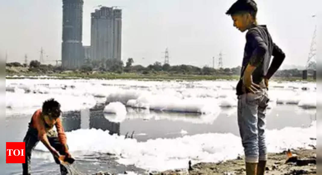 '12 of 18 major drains discharging untreated wastewater into Yamuna in ...