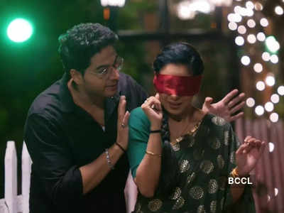 Anupamaa update, April 22: Anuj surprises Anupamaa by taking her to a diamond jewellery store