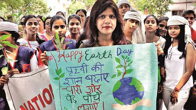 Earth Day: Students Told To Work For Water And Soil Conservation | Patna  News - Times of India