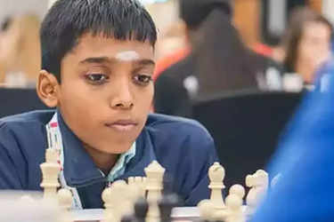 World's best chess player loses tournament after 'horror mouseslip