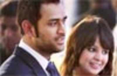 IIFD eager to design dresses for Mr & Mrs Dhoni