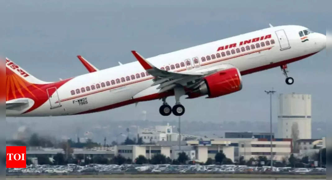 AI Chicago-Delhi flight suffers lighting strike during departure, lands safely at destination | India News – Times of India