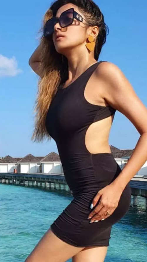 TV actresses don cut-out bikinis this summer