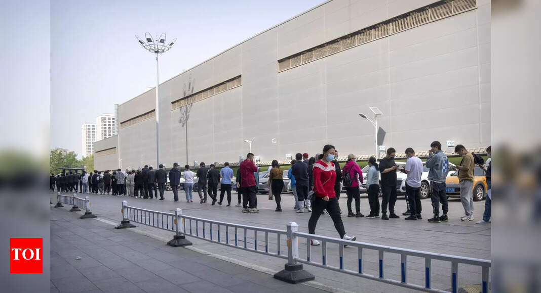 China Covid death toll rises as Beijing warns of 'grim' situation - The ...