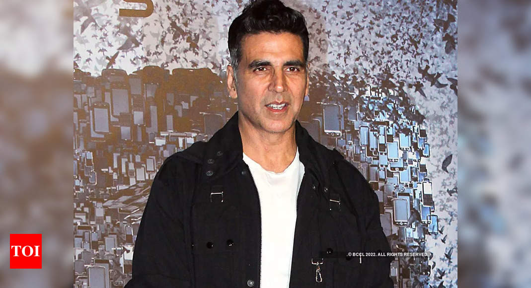 Emotional fans call out Akshay for going back on his word