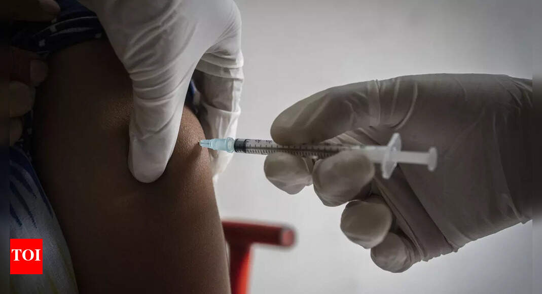 Why 15 Karnataka districts haven&rsquo;t given a single booster dose in 18-59 general group