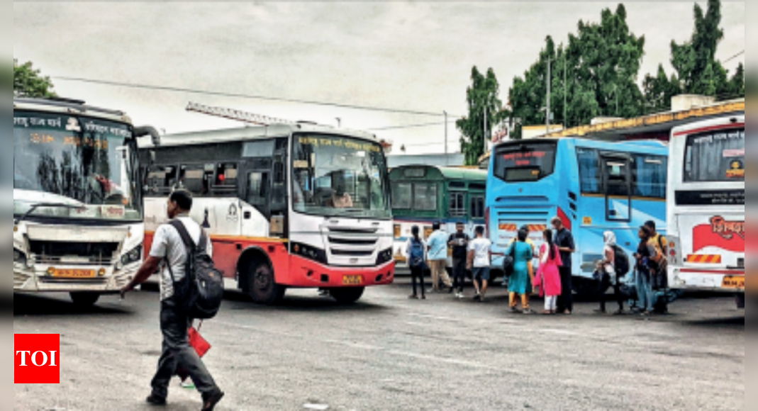 1 000 St Staffers Hold Out All Buses Back On Road In 7 Days Pune